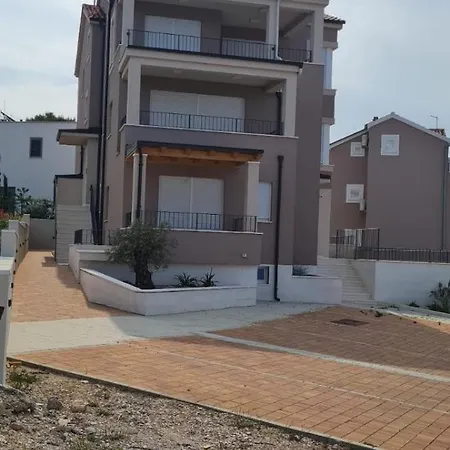Lovor Apartment *