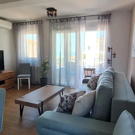 Lovor Apartment *