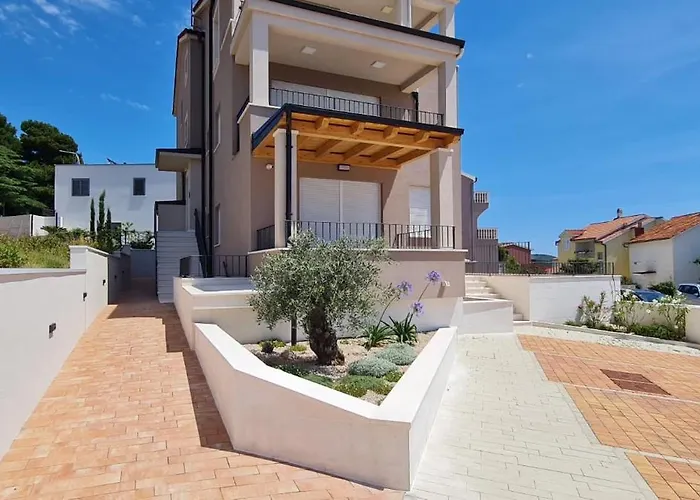 Apartment Lovor Primosten