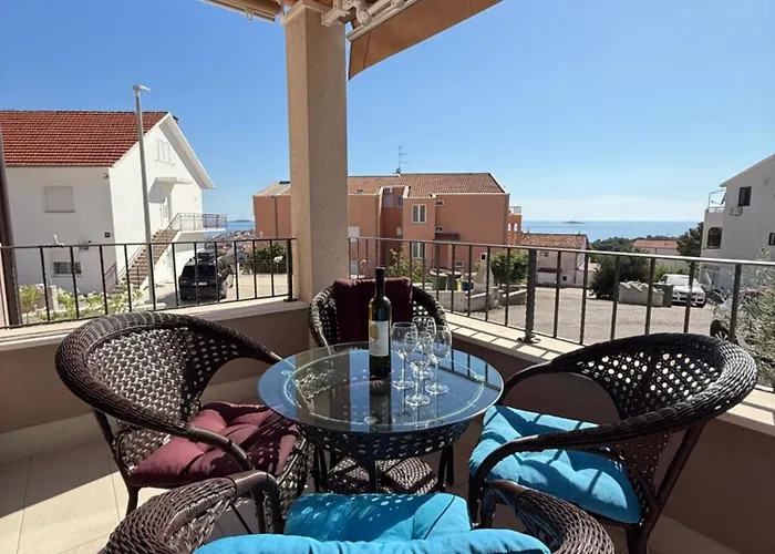 Apartment Lovor Primosten