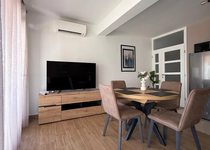 Lovor Apartment *