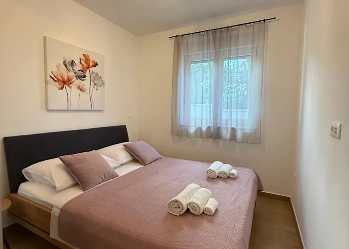 Lovor Apartment Primosten